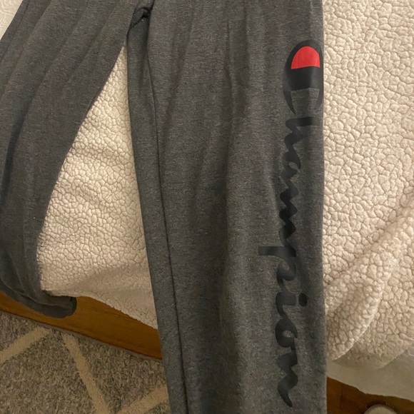 Never worn too small on me - Picture 2 of 3